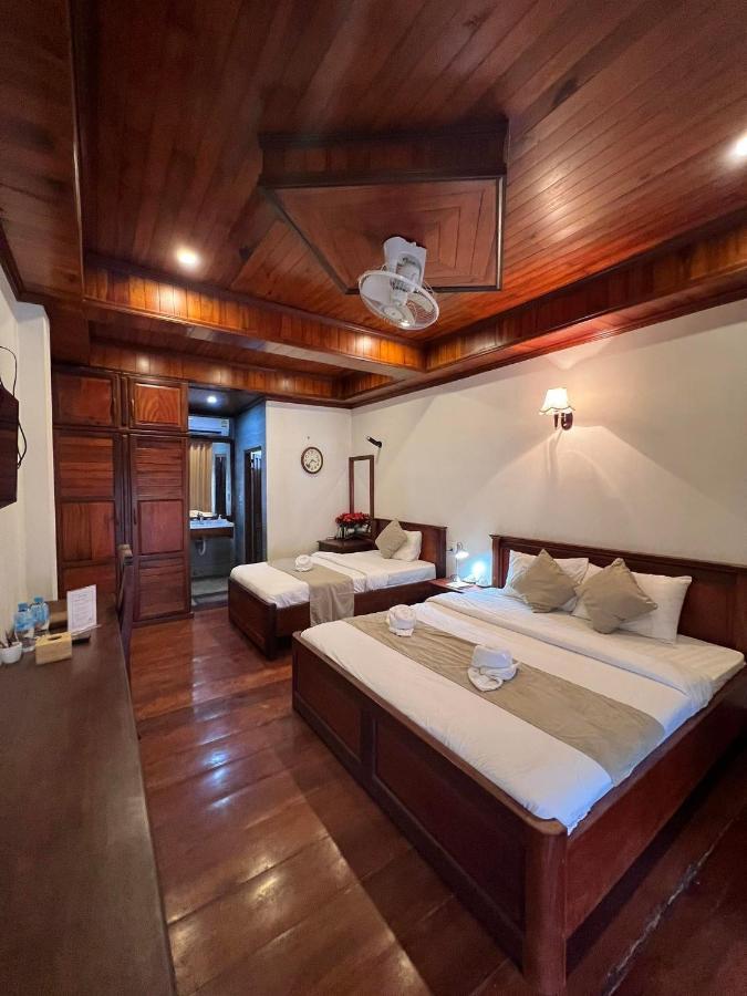 Chaluenxay Boutique Hotel Луанґпхабанґ Екстер'єр фото