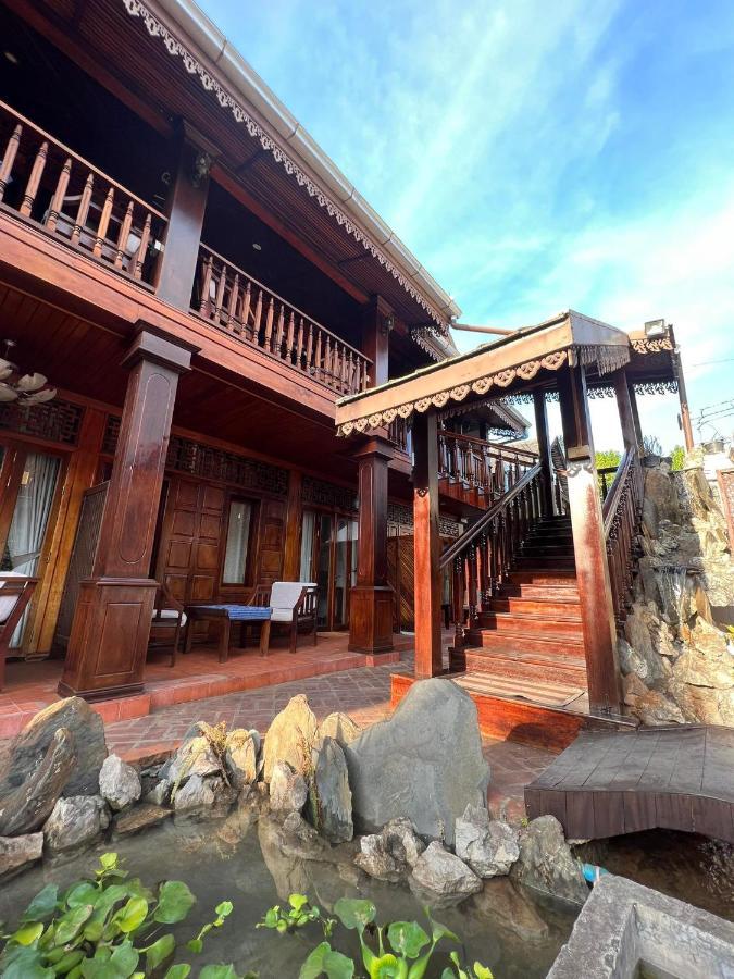 Chaluenxay Boutique Hotel Луанґпхабанґ Екстер'єр фото