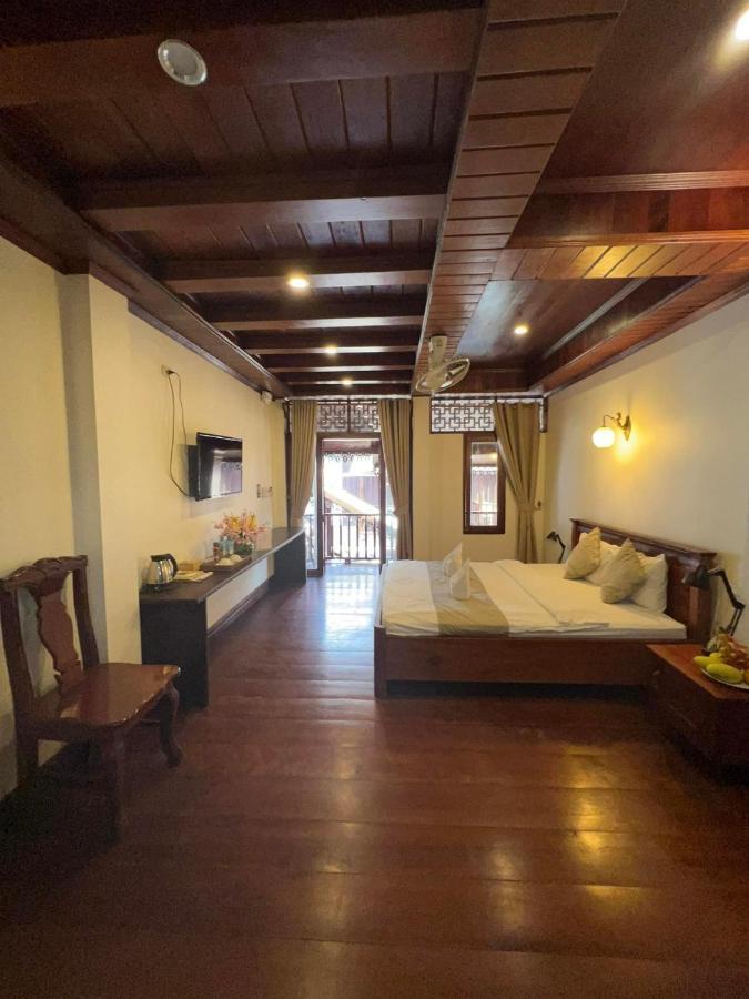 Chaluenxay Boutique Hotel Луанґпхабанґ Екстер'єр фото