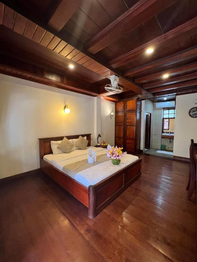 Chaluenxay Boutique Hotel Луанґпхабанґ Екстер'єр фото