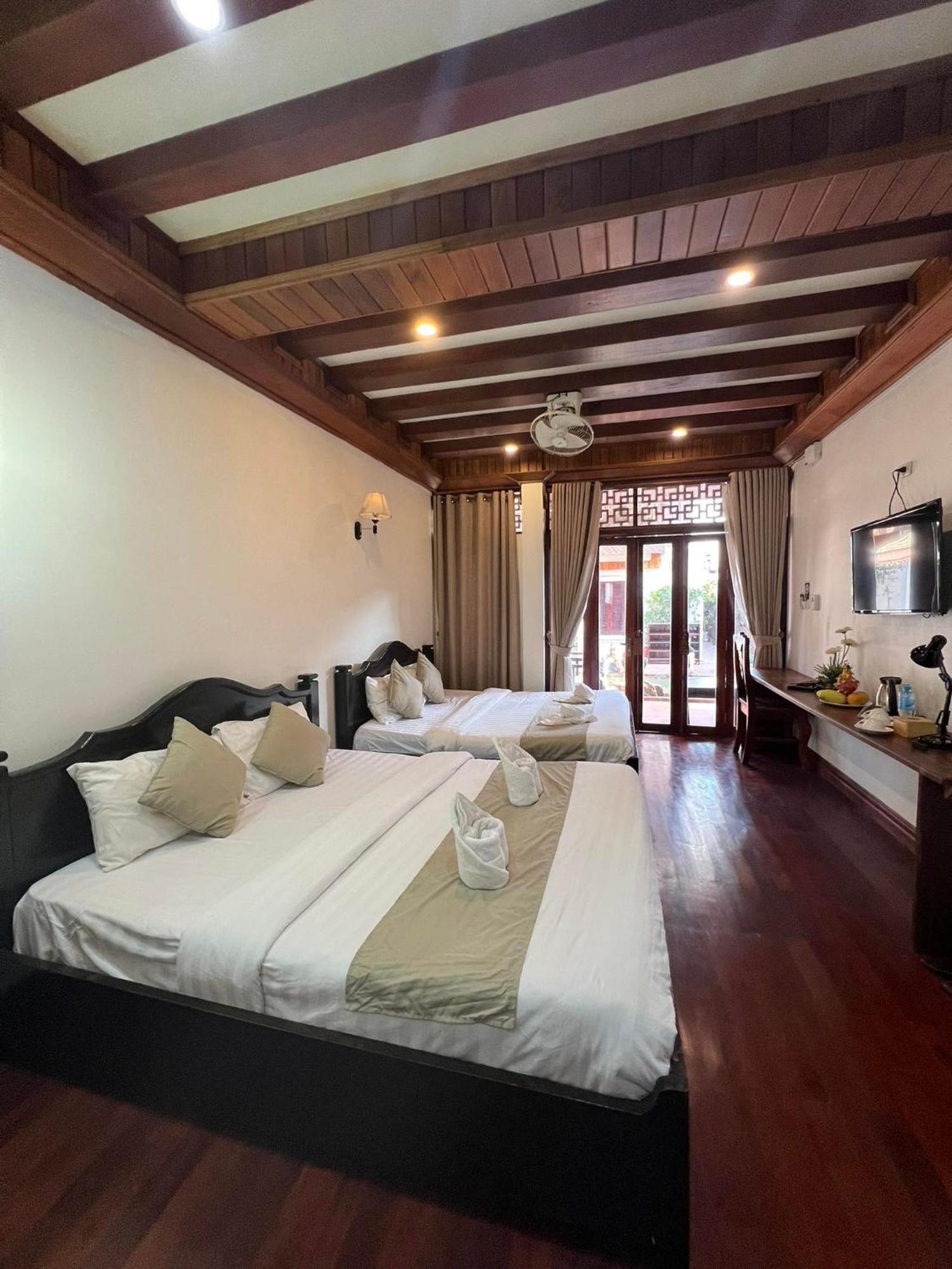 Chaluenxay Boutique Hotel Луанґпхабанґ Екстер'єр фото